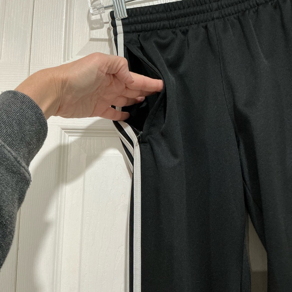 🤎 Adidas Black and White Pants - Youth Large - Picture 4 of 8